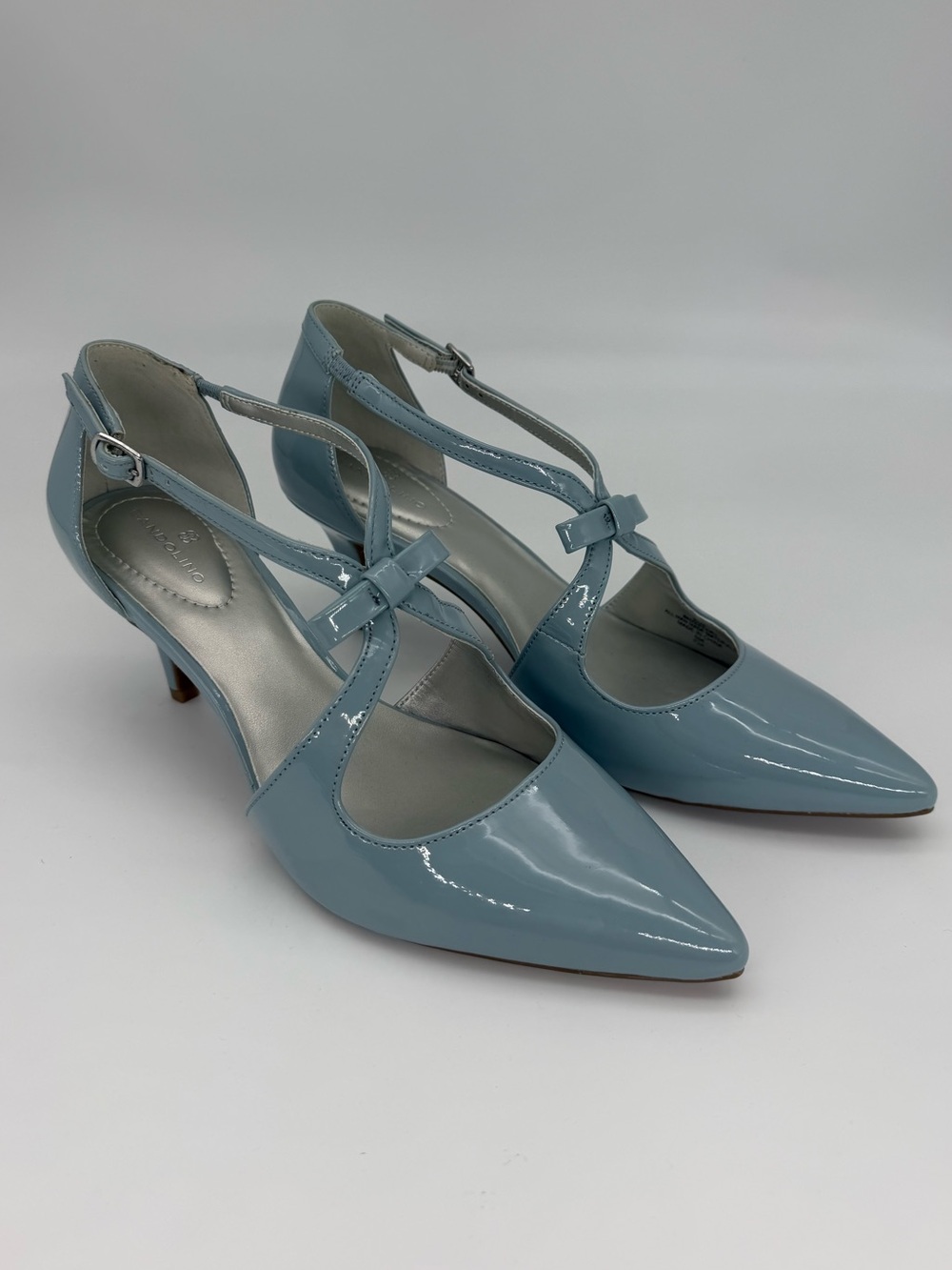Bandolino Dusty Light Blue Patent Leather T-Strap Bow Kitten Heels 9.5M